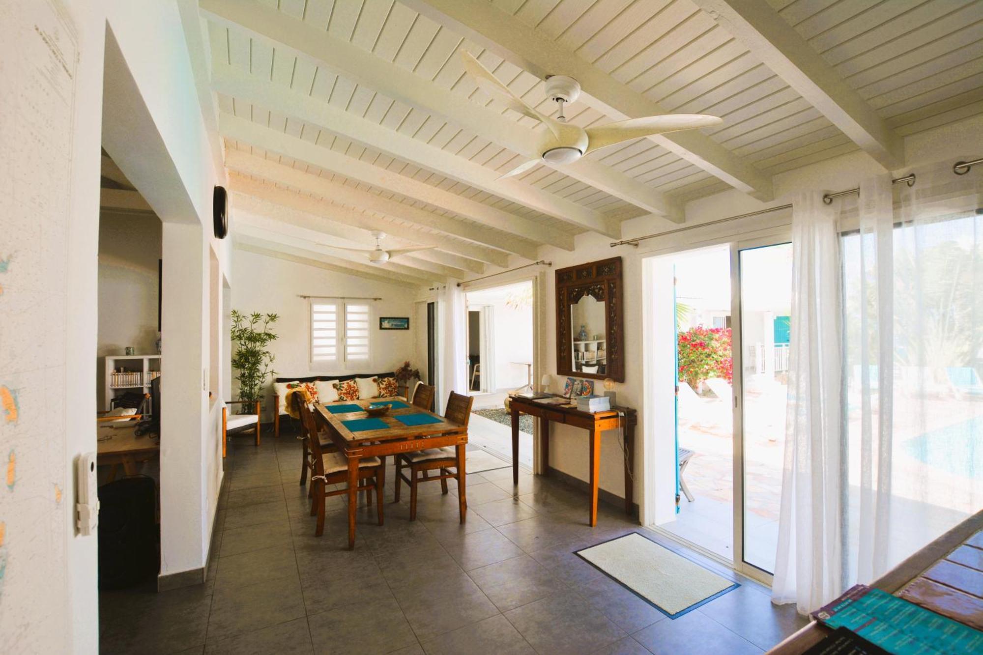 Tiko Lodge Sxm Quarter of Orleans Rum bild